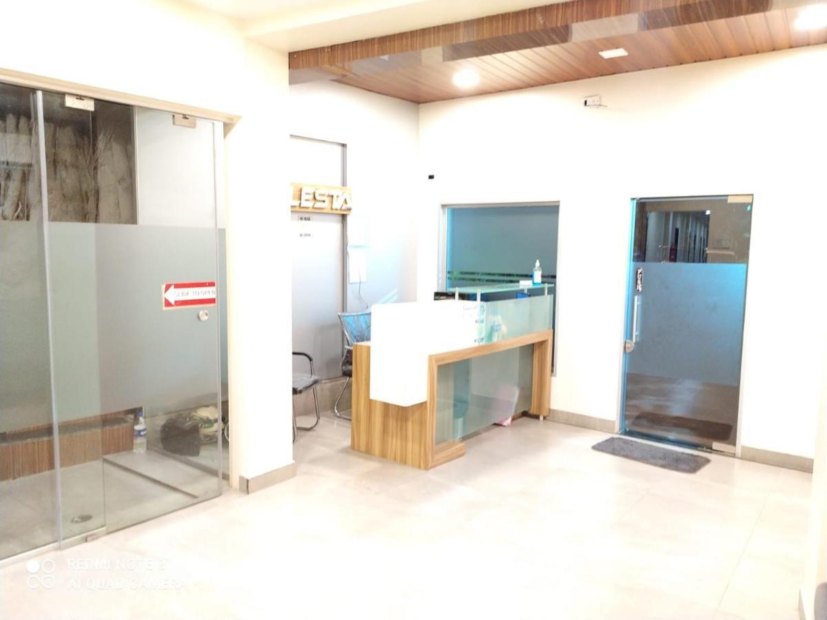 U Life Hotel Mumbai Exterior photo